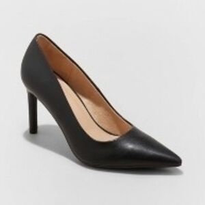 Elegant Black Women's Pumps